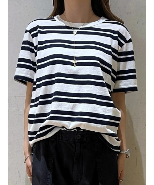 GAP(ギャップ)の「オリジナルクルーネック半袖tシャツ(Tシャツ/カットソー・メンズ・ネイビー/パープル/イエロー/ブルー系その他/コーラル/グリーン/ホワイト/ブルー/ブラック系その他/ホワイト×ネイビー/カーキ/ブルー系その他2・XS/S/M/L/XL)」の3枚目の写真