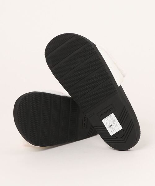 HUNTER(ハンター)の「《HUNTER》TERRY TOWELL LOGO SANDAL(サンダル・レディース・ブラック/ホワイト・UK4/UK5/UK6/UK3)」の4枚目の写真