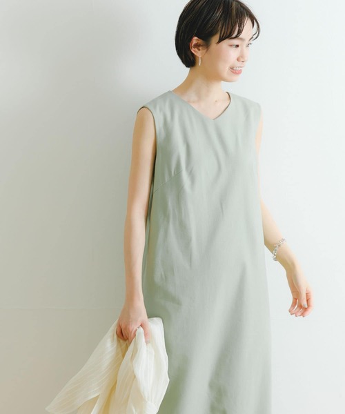 URBAN RESEARCH（アーバンリサーチ）の「BACKボタンストレートロングワンピース（ワンピース・レディース・ナチュラル/ミント/ボルドー/ブラック・36/38）」の14枚目の写真