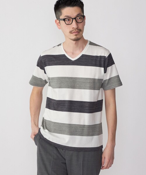 SHIPS(シップス)の「SHIPS: スペック ワイドボーダー/パネル Vネック Tシャツ(Tシャツ/カットソー・メンズ・ダークグリーン/グレー/ベージュ/ネイビー/ダークブルー・SMALL/MEDIUM/LARGE/X-LARGE)」の2枚目の写真