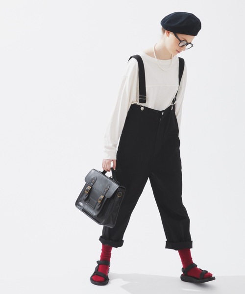 EDIT Gris（エディットグリ）の「【どんなトップスとも合わせやすい！】ポケット付きコットンツイルサロペット（サロペット/オーバーオール・レディース・ブラック/ナチュラル・FREE）」の2枚目の写真