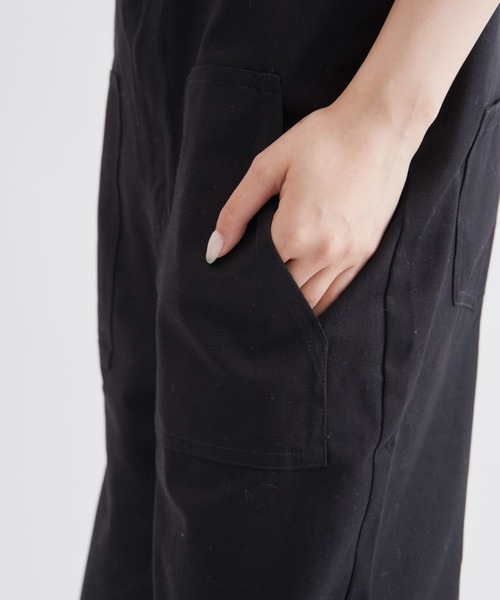 EDIT Gris（エディットグリ）の「【どんなトップスとも合わせやすい！】ポケット付きコットンツイルサロペット（サロペット/オーバーオール・レディース・ブラック/ナチュラル・FREE）」の18枚目の写真