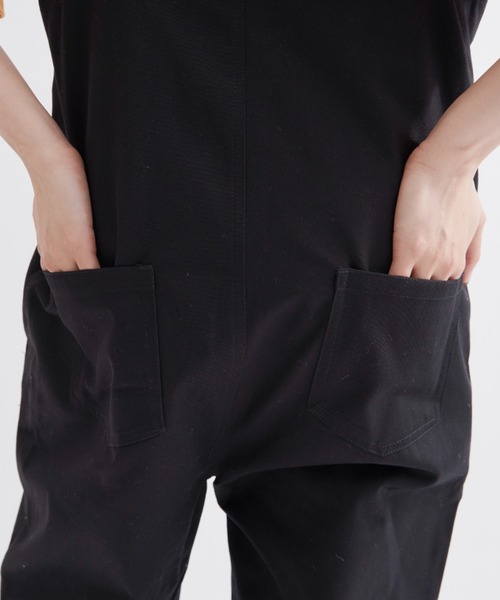 EDIT Gris（エディットグリ）の「【どんなトップスとも合わせやすい！】ポケット付きコットンツイルサロペット（サロペット/オーバーオール・レディース・ブラック/ナチュラル・FREE）」の19枚目の写真