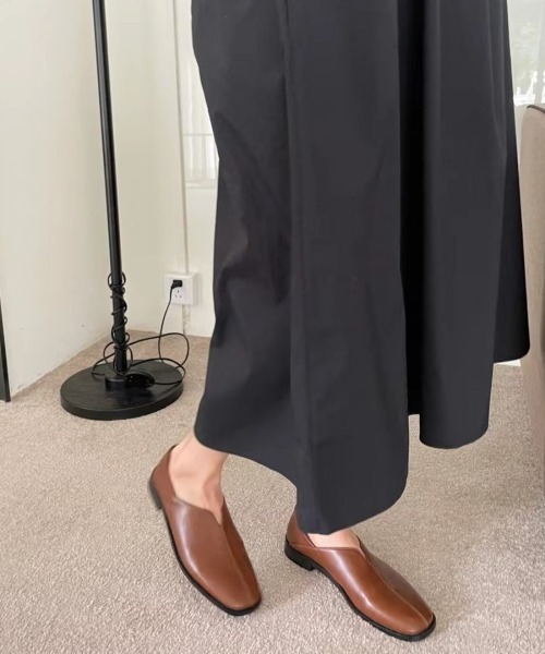 tukn.(トゥクン)の「Vカットマニッシュパンプス シューズ 柔らかい履き心地(パンプス・レディース・ブラック/アイボリー/ブラウン・22.5cm/23.0cm/23.5cm/24.5cm/24.0cm)」の4枚目の写真