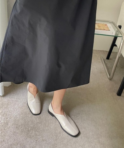 tukn.(トゥクン)の「Vカットマニッシュパンプス シューズ 柔らかい履き心地(パンプス・レディース・ブラック/アイボリー/ブラウン・22.5cm/23.0cm/23.5cm/24.5cm/24.0cm)」の13枚目の写真