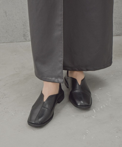 tukn.(トゥクン)の「Vカットマニッシュパンプス シューズ 柔らかい履き心地(パンプス・レディース・ブラック/アイボリー/ブラウン・22.5cm/23.0cm/23.5cm/24.5cm/24.0cm)」の18枚目の写真