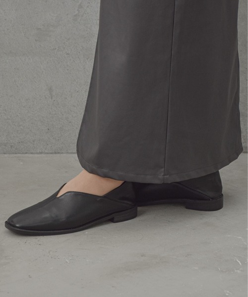 tukn.(トゥクン)の「Vカットマニッシュパンプス シューズ 柔らかい履き心地(パンプス・レディース・ブラック/アイボリー/ブラウン・22.5cm/23.0cm/23.5cm/24.5cm/24.0cm)」の21枚目の写真
