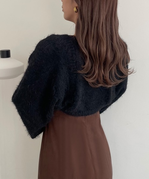 JUNOAH（ジュノア）の「フレアスリーブシャギーリボンニットボレロ（ニット/セーター・レディース・ブラック/アイボリー/グレイッシュベージュ・FREE）」の14枚目の写真