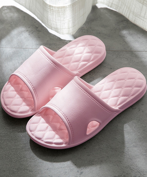 TeddyShop(テディショップ)の「ライン柄キルティング風デザインシャワーサンダル(サンダル・メンズ・ブラック/ベビーピンク/グレイッシュベージュ/ブルー/グレー/コーラルピンク/グリーン/イエロー・27.0cm/23.0cm/24.0cm/25.0cm/28.0cm)」の7枚目の写真