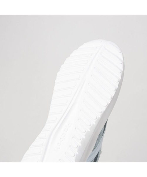 Reebok(リーボック)の「エネルゲン ラックス / ENERGEN LUX SA(スニーカー・レディース・ブラック/ブルー/ライトグレー/ベビーピンク/グレー/ホワイト/ブラック×ブラック・22.5cm/23.0cm/24.5cm/25.5cm/23.5cm/24.0cm/25.0cm/22.0cm/26.0cm)」の12枚目の写真