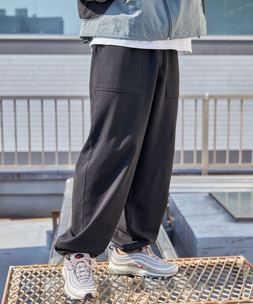 FFEIN（フェイン）の「【FFEIN(フェイン)】 裏起毛ベイカーパンツ/ スウェット ドローコード（スウェットパンツ・メンズ・ブラック/オフホワイト・MEDIUM/SMALL/LARGE）」の3枚目の写真