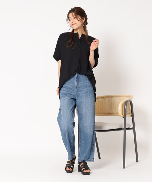 SHOO・LA・RUE(シューラルー)の「◆【接触冷感/イージーケア】さらさらぷるん ヘンリーネックブラウス(シャツ/ブラウス・レディース・ネイビー系6/ライトオレンジ系/ブラウン系その他/ナチュラル/カーキ/ブラック・00)」の8枚目の写真