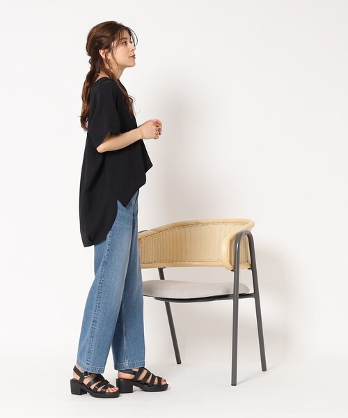 SHOO・LA・RUE(シューラルー)の「◆【接触冷感/イージーケア】さらさらぷるん ヘンリーネックブラウス(シャツ/ブラウス・レディース・ネイビー系6/ライトオレンジ系/ブラウン系その他/ナチュラル/カーキ/ブラック・00)」の9枚目の写真