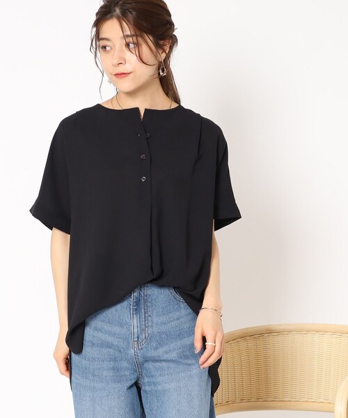 SHOO・LA・RUE(シューラルー)の「◆【接触冷感/イージーケア】さらさらぷるん ヘンリーネックブラウス(シャツ/ブラウス・レディース・ネイビー系6/ライトオレンジ系/ブラウン系その他/ナチュラル/カーキ/ブラック・00)」の11枚目の写真