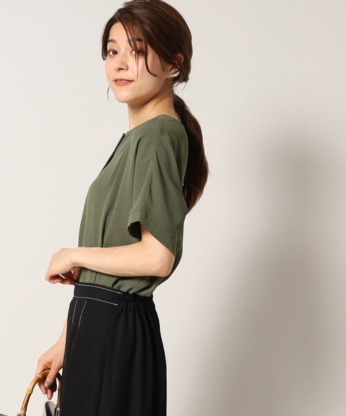SHOO・LA・RUE(シューラルー)の「◆【接触冷感/イージーケア】さらさらぷるん ヘンリーネックブラウス(シャツ/ブラウス・レディース・ネイビー系6/ライトオレンジ系/ブラウン系その他/ナチュラル/カーキ/ブラック・00)」の18枚目の写真