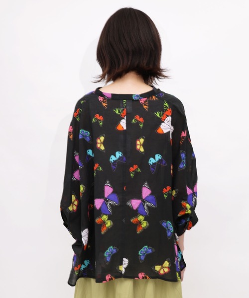【一部予約販売中】 ScoLar（スカラー）の「132698：蝶柄ボイルシャツ（シャツ メンズウェア