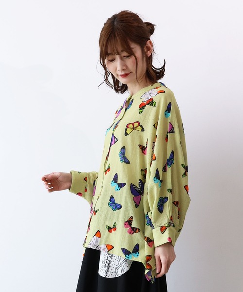 ScoLar（スカラー）の「132698：蝶柄ボイルシャツ（シャツ/ブラウス