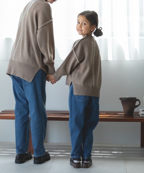 pairmanon（ペアマノン）の「【ママとおそろい】モックネック ハンドステッチ ニット（ニット/セーター・キッズ・アイボリー/モカ/ブルー・S/L/XS/M）」の3枚目の写真