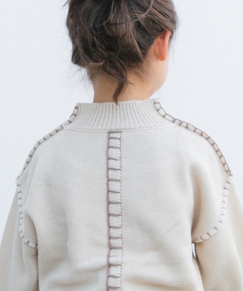 pairmanon（ペアマノン）の「【ママとおそろい】モックネック ハンドステッチ ニット（ニット/セーター・キッズ・アイボリー/モカ/ブルー・S/L/XS/M）」の4枚目の写真