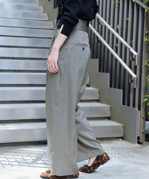 B.C STOCK（ベーセーストック）の「サスペンダー付きタックトラウザー（スラックス・レディース・ブラウン/チャコールグレー・FREE）」の9枚目の写真