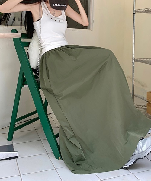 Doux Belle（ドゥーベル）の「ボリュームロングスカート（スカート・レディース・グレー/ブラック/カーキ・MEDIUM/LARGE/SMALL）」の6枚目の写真