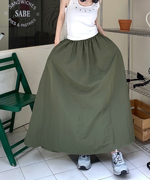 Doux Belle（ドゥーベル）の「ボリュームロングスカート（スカート・レディース・グレー/ブラック/カーキ・MEDIUM/LARGE/SMALL）」の8枚目の写真