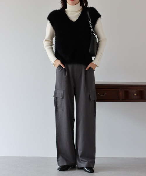 BLUEEAST（ブルーイースト）の「ぽこぽこVネックシャギーニットベスト（ベスト・レディース・グレー/ブラック/オフホワイト・MEDIUM）」の16枚目の写真