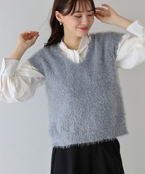 BLUEEAST（ブルーイースト）の「ぽこぽこVネックシャギーニットベスト（ベスト・レディース・グレー/ブラック/オフホワイト・MEDIUM）」の11枚目の写真