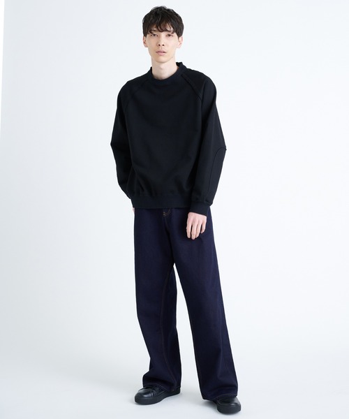 marka（マーカ）の「STUDIOUS別注 RAGLAN CREW NECK SWEAT PO（スウェット・メンズ・ブラック/グレー・1/2）」の21枚目の写真