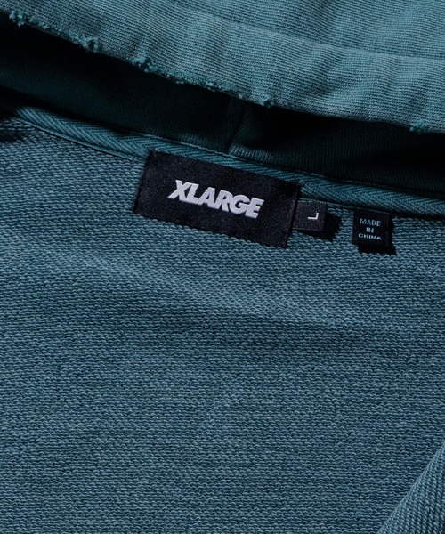 XLARGE（エクストララージ）の「COLLEGE LOGO PIGMENT DYED ZIP UP HOODED SWEATSHIRT（パーカー・メンズ・ブラック/グリーン/ネイビー・MEDIUM/LARGE/X-LARGE/SMALL）」の5枚目の写真