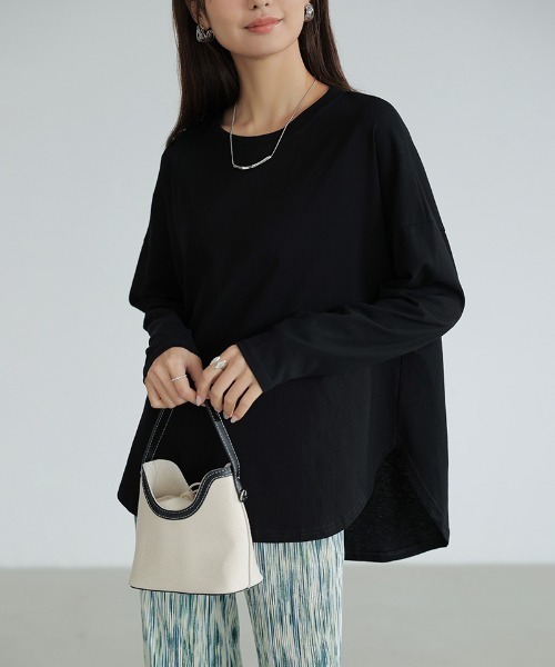 COCOMOMO(ココモモ)の「コットン100% ラウンドヘムドロップショルダーTシャツ(Tシャツ/カットソー・レディース・ホワイト/ブラック/スカイブルー・L/M)」の2枚目の写真