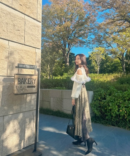 ANDGEEBEE（アンジービー）の「オープンショルダーニットトップス（ニット/セーター・レディース・ホワイト/ブラック・FREE）」の15枚目の写真