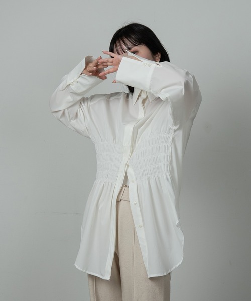 lawgy（ラウジー）の「waist shirring midi shirt / ウエストシャーリングミディシャツ（シャツ/ブラウス・レディース・ホワイト/アイボリー・FREE）」の9枚目の写真
