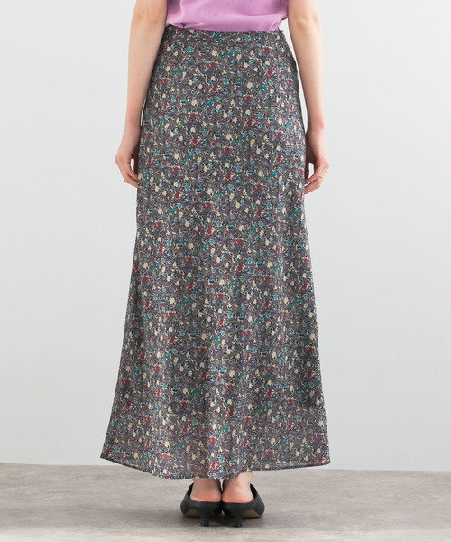 URBAN RESEARCH ROSSO WOMEN（アーバンリサーチ　ロッソ）の「floretprintスカート（スカート・レディース・ブラック系その他/ホワイト系その他・36/38）」の16枚目の写真