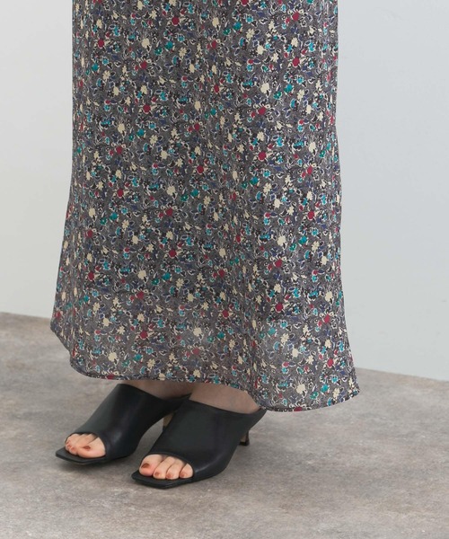 URBAN RESEARCH ROSSO WOMEN（アーバンリサーチ　ロッソ）の「floretprintスカート（スカート・レディース・ブラック系その他/ホワイト系その他・36/38）」の18枚目の写真