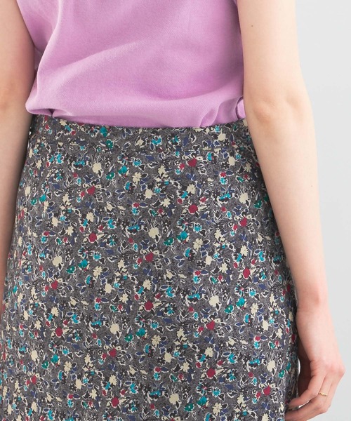 URBAN RESEARCH ROSSO WOMEN（アーバンリサーチ　ロッソ）の「floretprintスカート（スカート・レディース・ブラック系その他/ホワイト系その他・36/38）」の19枚目の写真