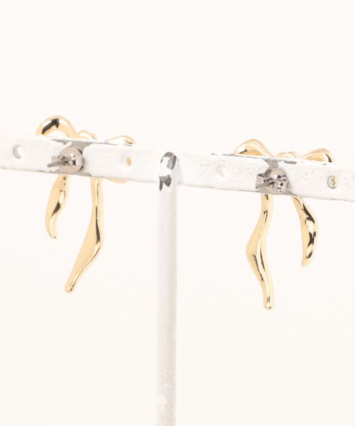 LOWRYS FARM(ローリーズファーム)の「シンプルリボンピアス 108476(ピアス(両耳用)・レディース・ベージュ/グレー/ブラック・FREE)」の8枚目の写真