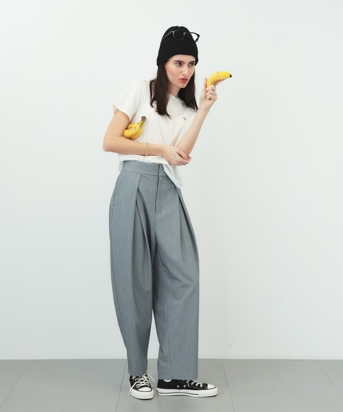 saloon（サルーン）の「SALOON(サルーン)/ 《新色登場》 T/Rライトツイルパンツ【手洗い可】（スラックス・レディース・グレー/ブラック/ライトブルー・FREE）」の2枚目の写真