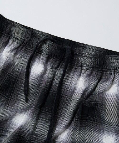 FREAK'S STORE（フリークスストア）の「T/R CHECK EASY PANT/テトロン チェック イージーパンツ/リラックスフィット（その他パンツ・メンズ・オリーブ/ブラック/ブルー・MEDIUM/SMALL/LARGE）」の5枚目の写真