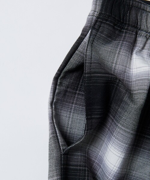 FREAK'S STORE（フリークスストア）の「T/R CHECK EASY PANT/テトロン チェック イージーパンツ/リラックスフィット（その他パンツ・メンズ・オリーブ/ブラック/ブルー・MEDIUM/SMALL/LARGE）」の6枚目の写真