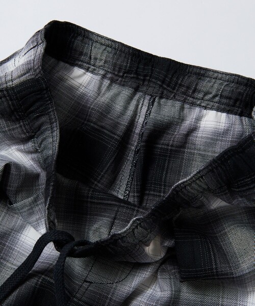 FREAK'S STORE（フリークスストア）の「T/R CHECK EASY PANT/テトロン チェック イージーパンツ/リラックスフィット（その他パンツ・メンズ・オリーブ/ブラック/ブルー・MEDIUM/SMALL/LARGE）」の7枚目の写真