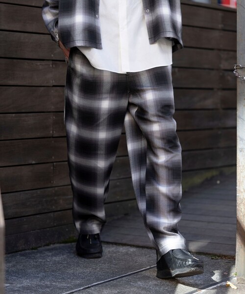 FREAK'S STORE（フリークスストア）の「T/R CHECK EASY PANT/テトロン チェック イージーパンツ/リラックスフィット（その他パンツ・メンズ・オリーブ/ブラック/ブルー・MEDIUM/SMALL/LARGE）」の12枚目の写真