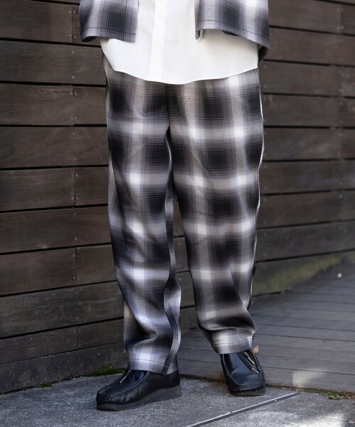FREAK'S STORE（フリークスストア）の「T/R CHECK EASY PANT/テトロン チェック イージーパンツ/リラックスフィット（その他パンツ・メンズ・オリーブ/ブラック/ブルー・MEDIUM/SMALL/LARGE）」の13枚目の写真