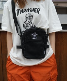 THRASHER | GONZ Mini Shoulder Bag/スラッシャースマートフォン収納可能ワンポイントアイコンミニショルダーバッグ(ショルダーバッグ)