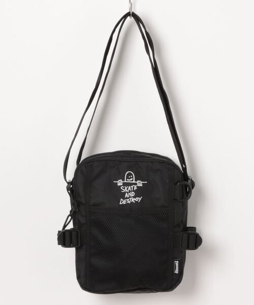 THRASHER（スラッシャー）の「GONZ Mini Shoulder Bag/スラッシャースマートフォン収納可能ワンポイントアイコンミニショルダーバッグ（ショルダーバッグ・メンズ・ブラック×ホワイト・FREE）」の13枚目の写真