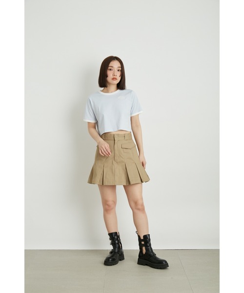 LILY BROWN（リリーブラウン）の「【LILYBROWN Dickies】クロップドロゴTシャツ（Tシャツ/カットソー・レディース・オフホワイト/ブラック/アイボリー/オレンジ/サックスブルー・FREE）」の16枚目の写真