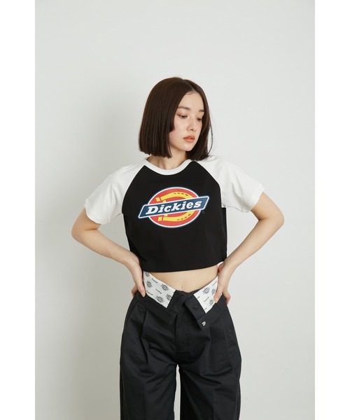 LILY BROWN（リリーブラウン）の「【LILYBROWN Dickies】クロップドロゴTシャツ（Tシャツ/カットソー・レディース・オフホワイト/ブラック/アイボリー/オレンジ/サックスブルー・FREE）」の13枚目の写真