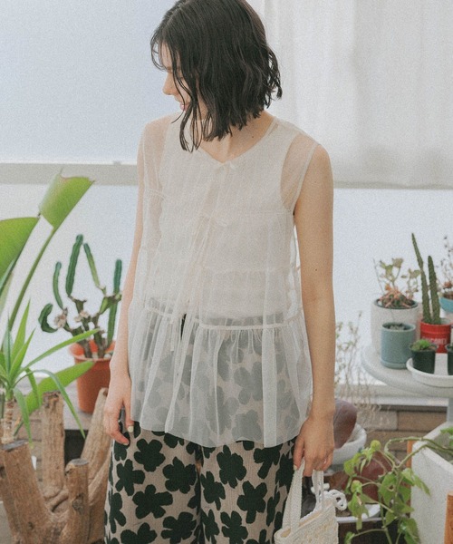 niko and...（ニコアンド）の「チュールリボンベスト（ベスト・レディース・オフホワイト/ブラック・FREE）」の21枚目の写真