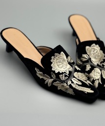 ベロア＋刺繍ポインテッドトゥミュール