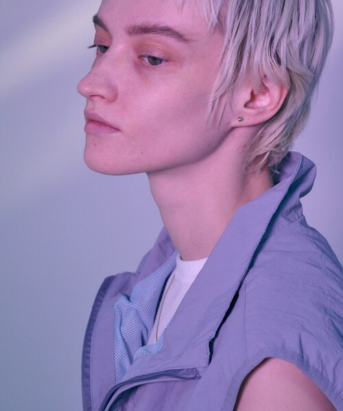 and cloud（アンドクラウド）の「Minimum Square Pierce/Single（ピアス（片耳用）・レディース・ブラック/シルバー/イエローゴールド・FREE）」の4枚目の写真